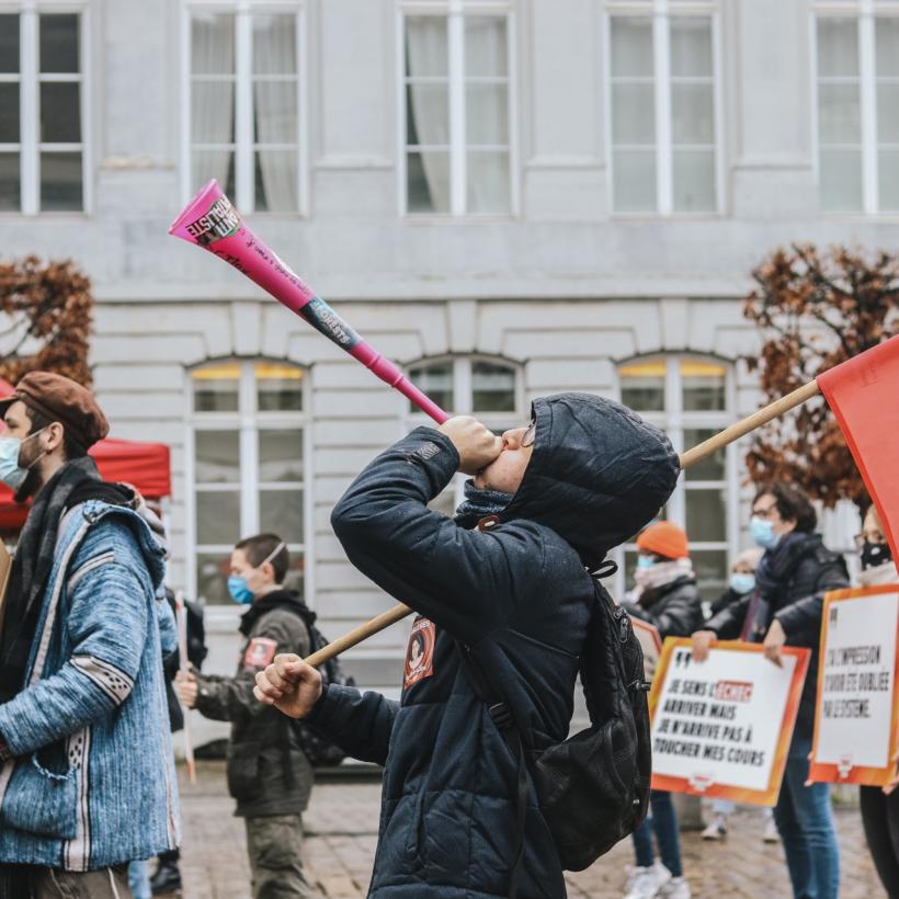 Le PTB veut garantir la finançabilité des étudiants même en cas d'échec de cette année académique