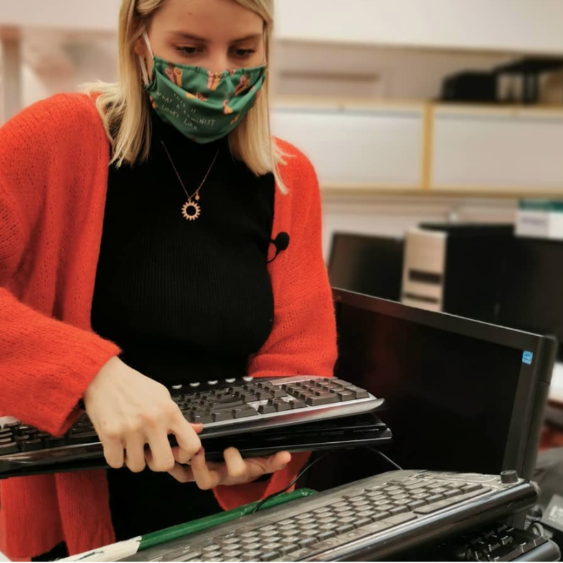 Le PTB collecte des ordinateurs portables pour que chaque élève puisse suivre ses cours