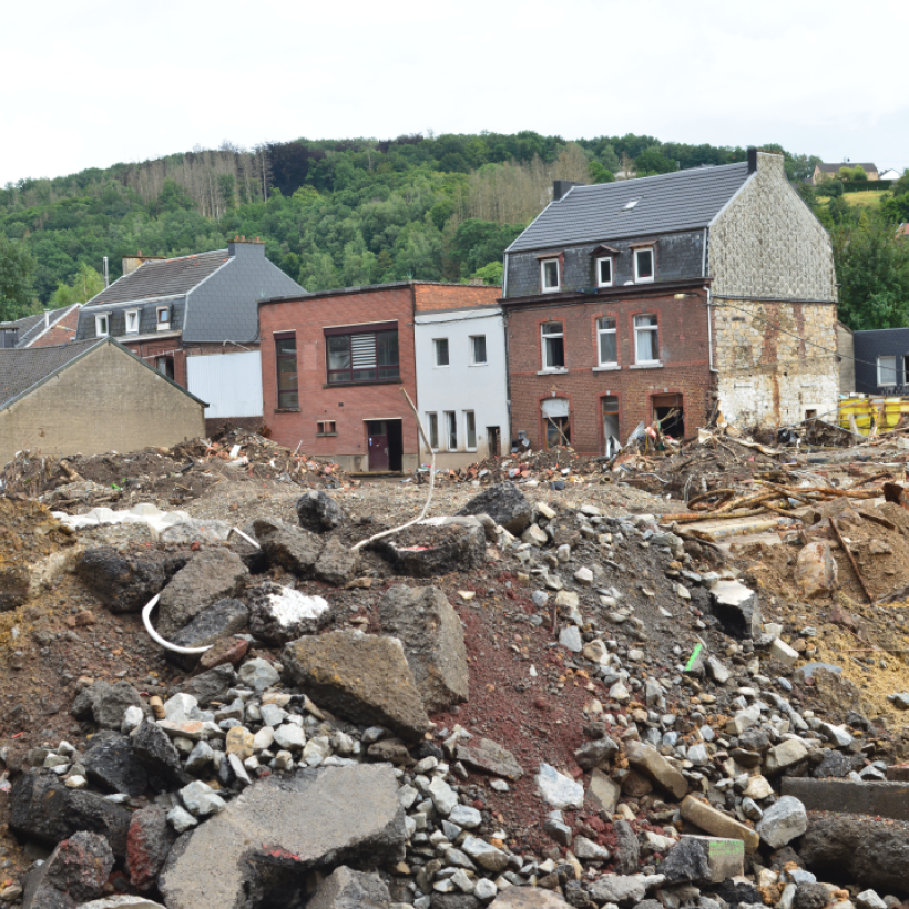 Inondations: Le PTB veut la transparence totale sur l'accord conclu avec les assureurs privés et demande la convocation d'une commission parlementaire