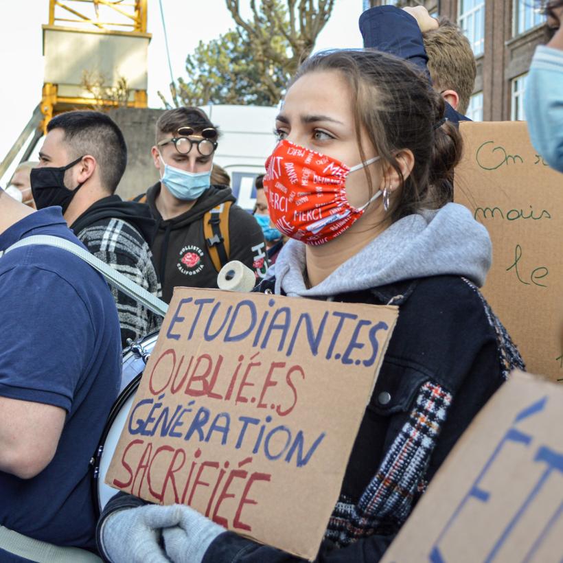 Le PTB dépose un décret pour réduire le minerval étudiant à 175 euros