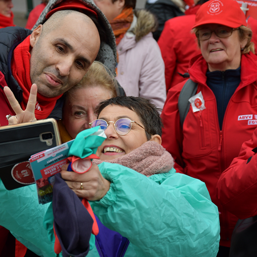 Salaire minimum de 14 euros de l'heure : le PTB répond à la FEB