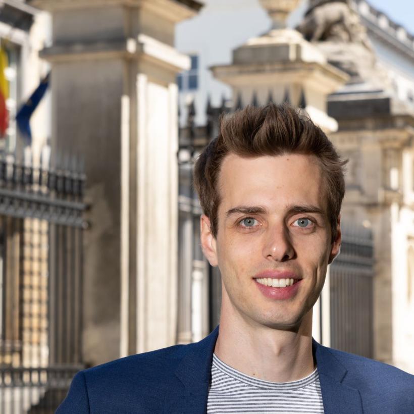 « Aucune lutte contre la pauvreté, et à droite toute » : le PTB critique vivement l'accord antisocial du nouveau gouvernement flamand