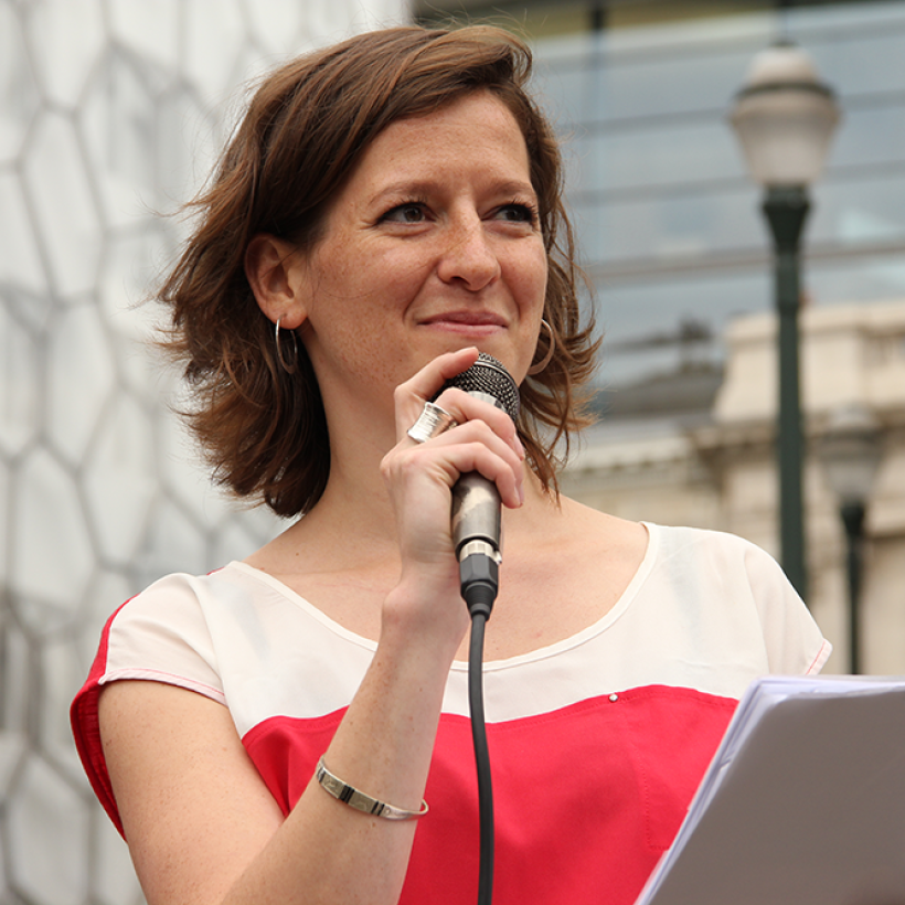 Deux députées sortantes PTB offrent leurs indemnités de départ à des organisations sociales