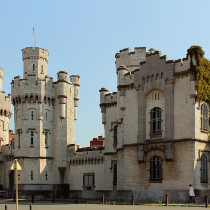 Service minimum dans les prisons : le PTB dénonce le passage en force de Koen Geens