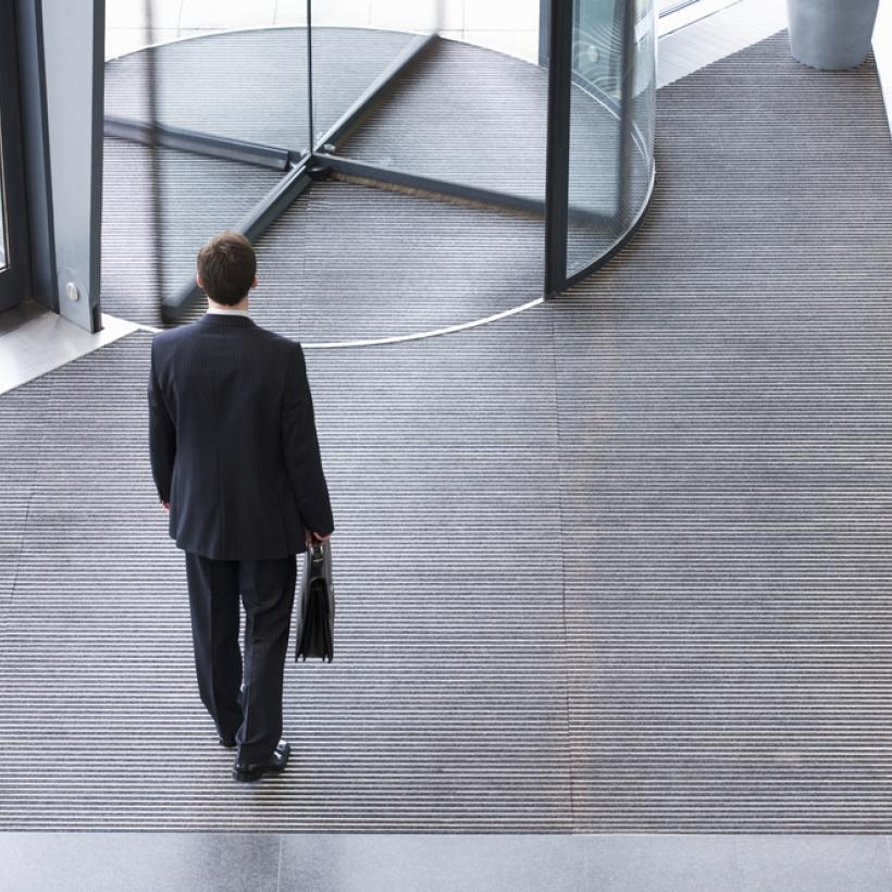 Le PTB dénonce les liens entre le monde des affaires et les cabinets du gouvernement Vivaldi