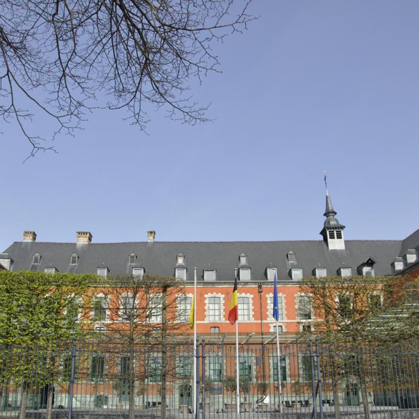 Des collaborateurs pour anciens ministres payés par les finances publiques ? Pour le PTB, ce privilège doit disparaître