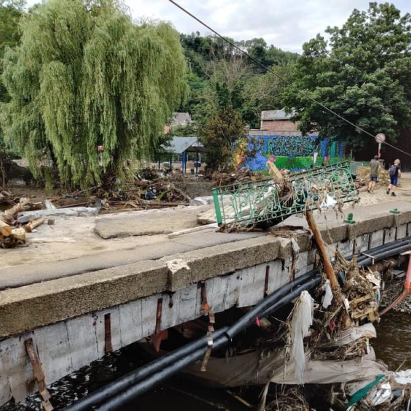 Pourquoi fermer les ponts sans prévenir ni évacuer la population à Verviers ? Le PTB veut des réponses au conseil communal ce soir